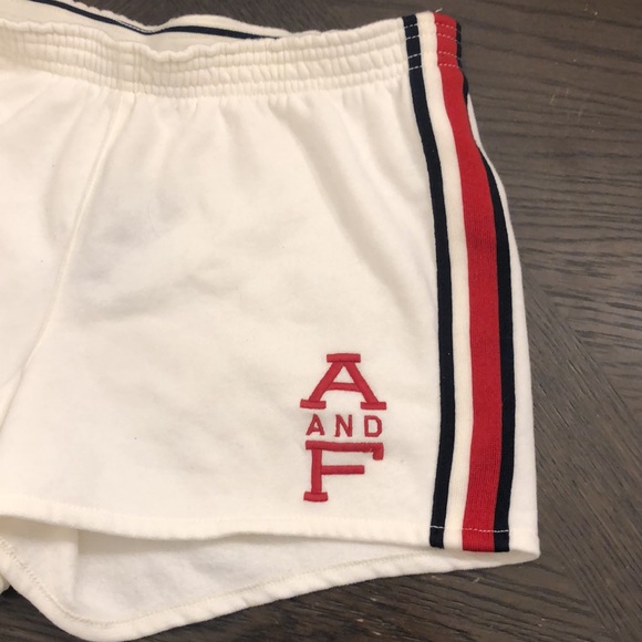 Women’s Brand New Abercrombie & Fitch White Shorts with Red and Blue Accents - Picture 2 of 11